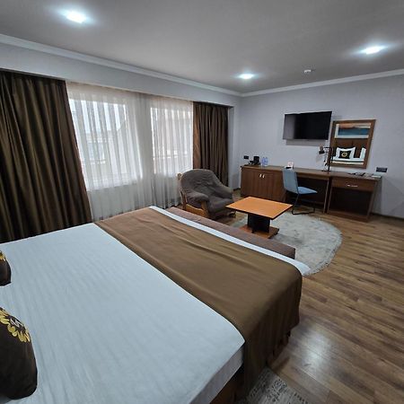 Ziyorat Luxury Hotel Ferghana Extérieur photo