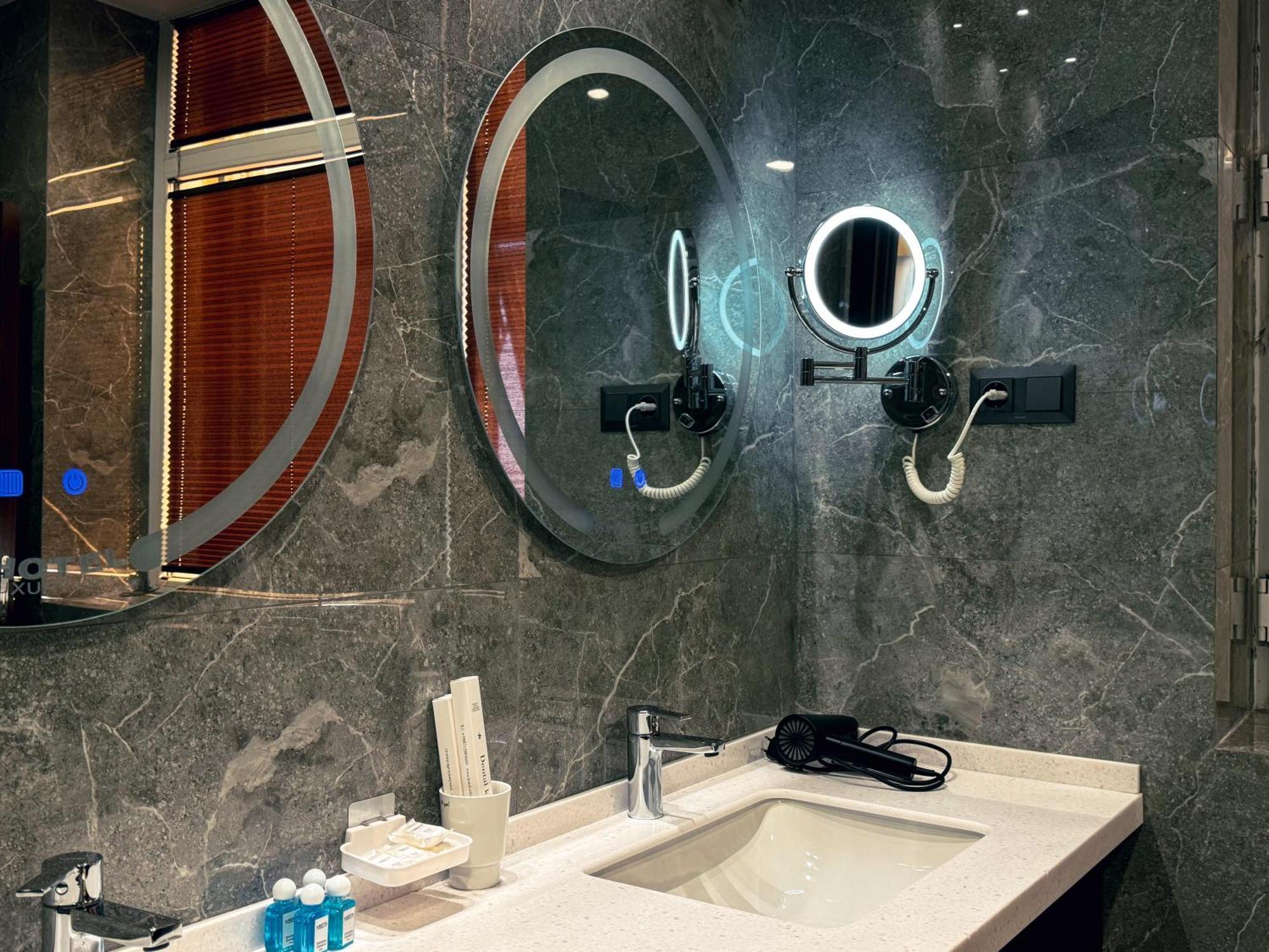 Ziyorat Luxury Hotel Ferghana Extérieur photo