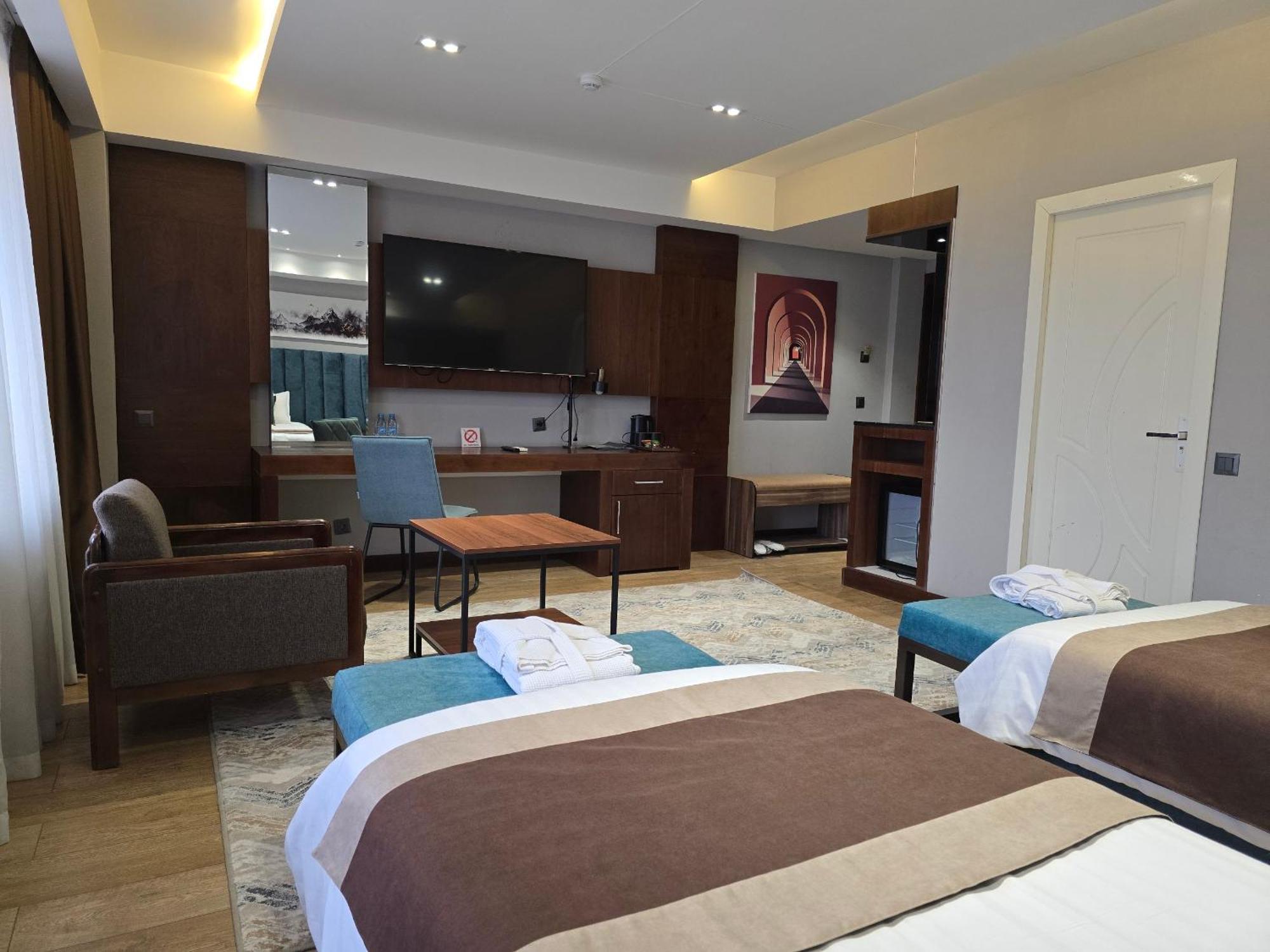Ziyorat Luxury Hotel Ferghana Extérieur photo
