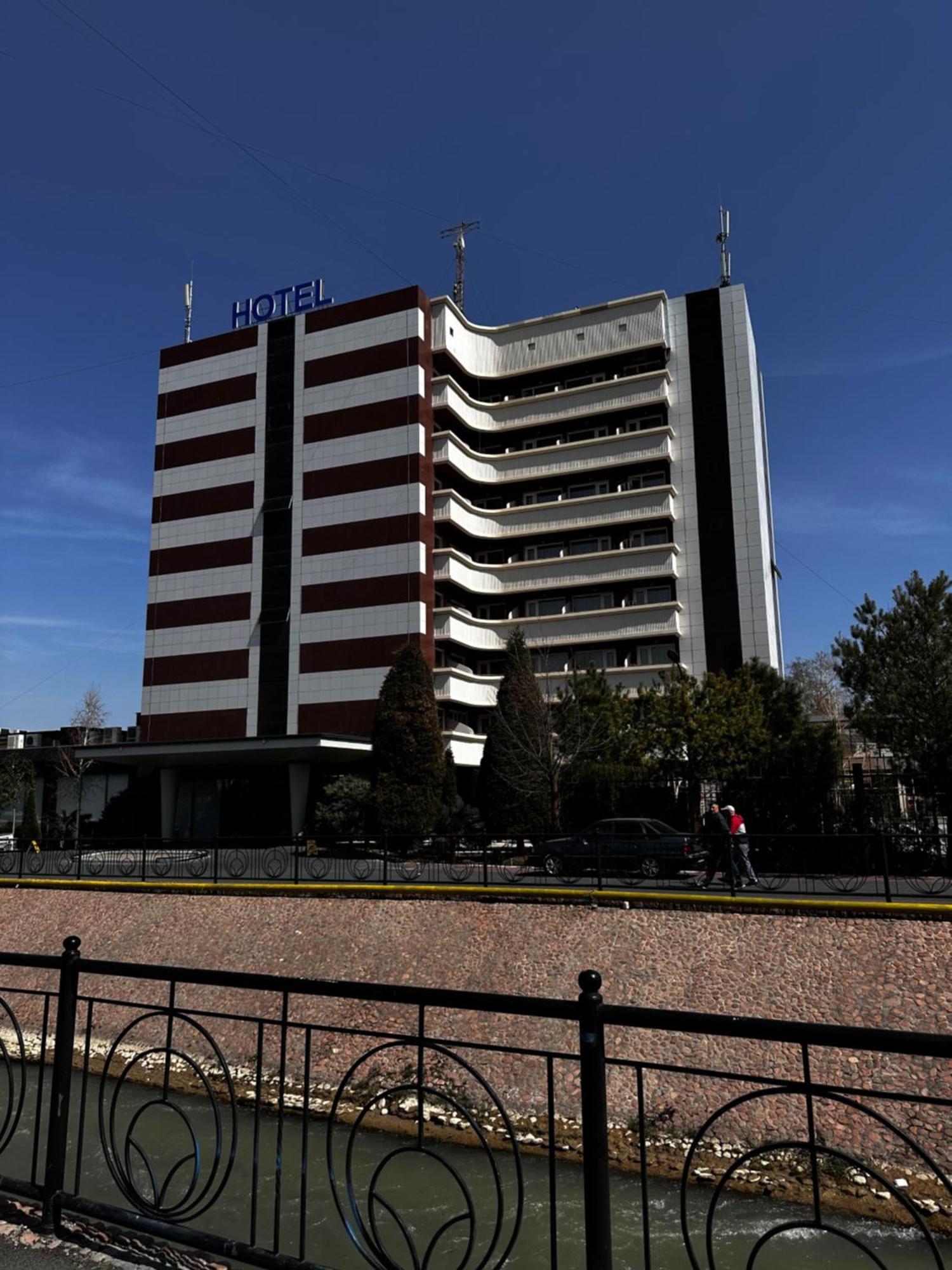 Ziyorat Luxury Hotel Ferghana Extérieur photo