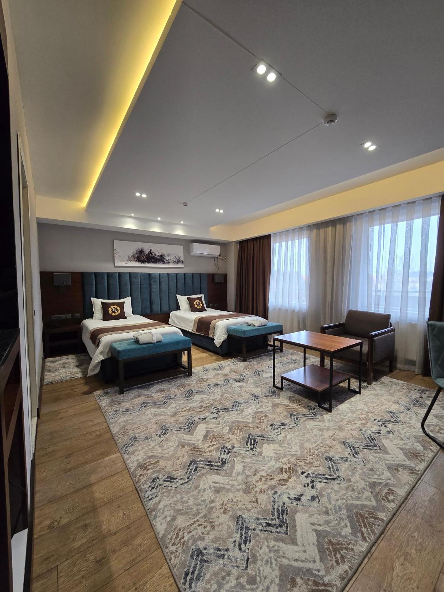 Ziyorat Luxury Hotel Ferghana Extérieur photo