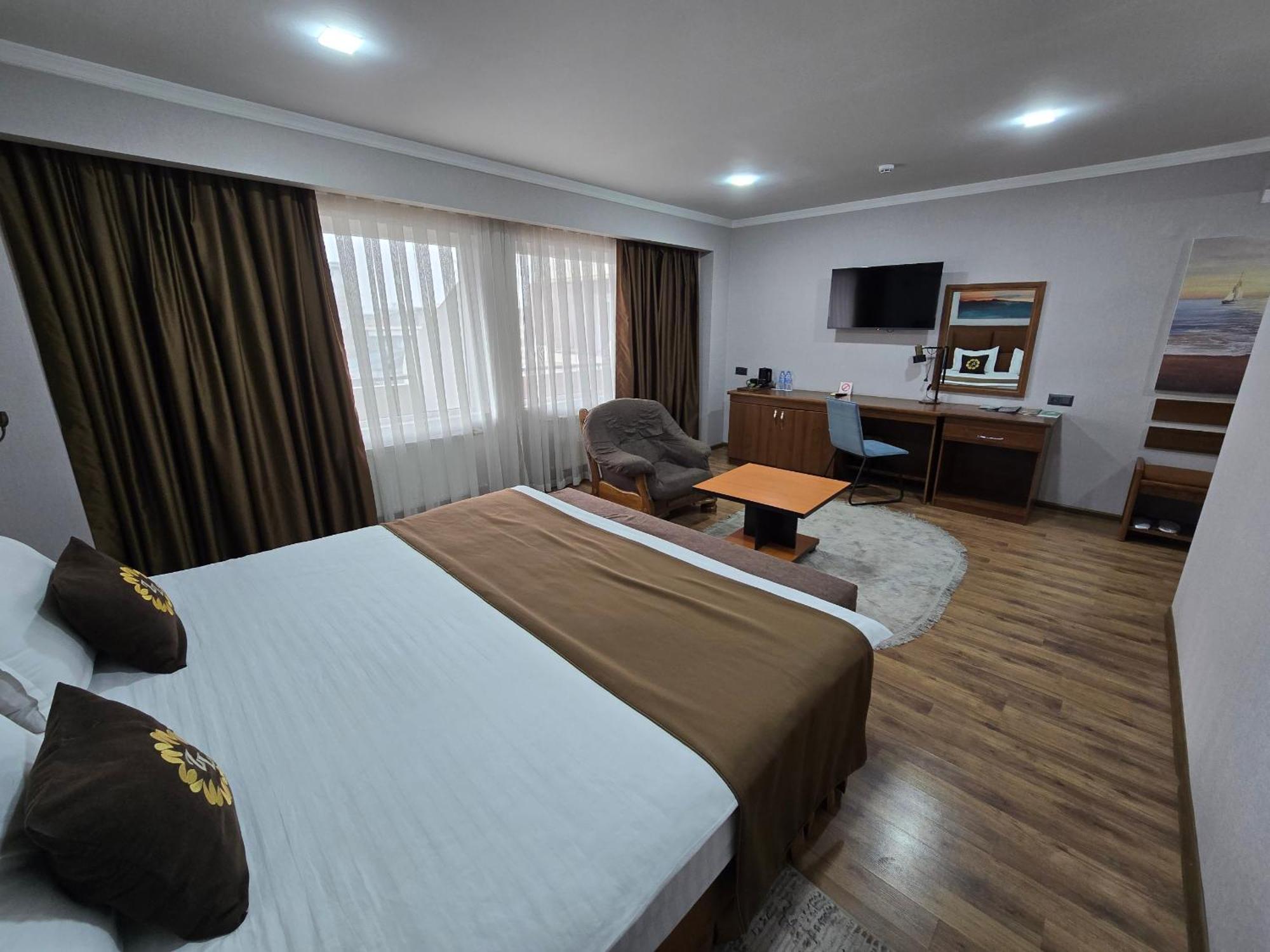 Ziyorat Luxury Hotel Ferghana Extérieur photo