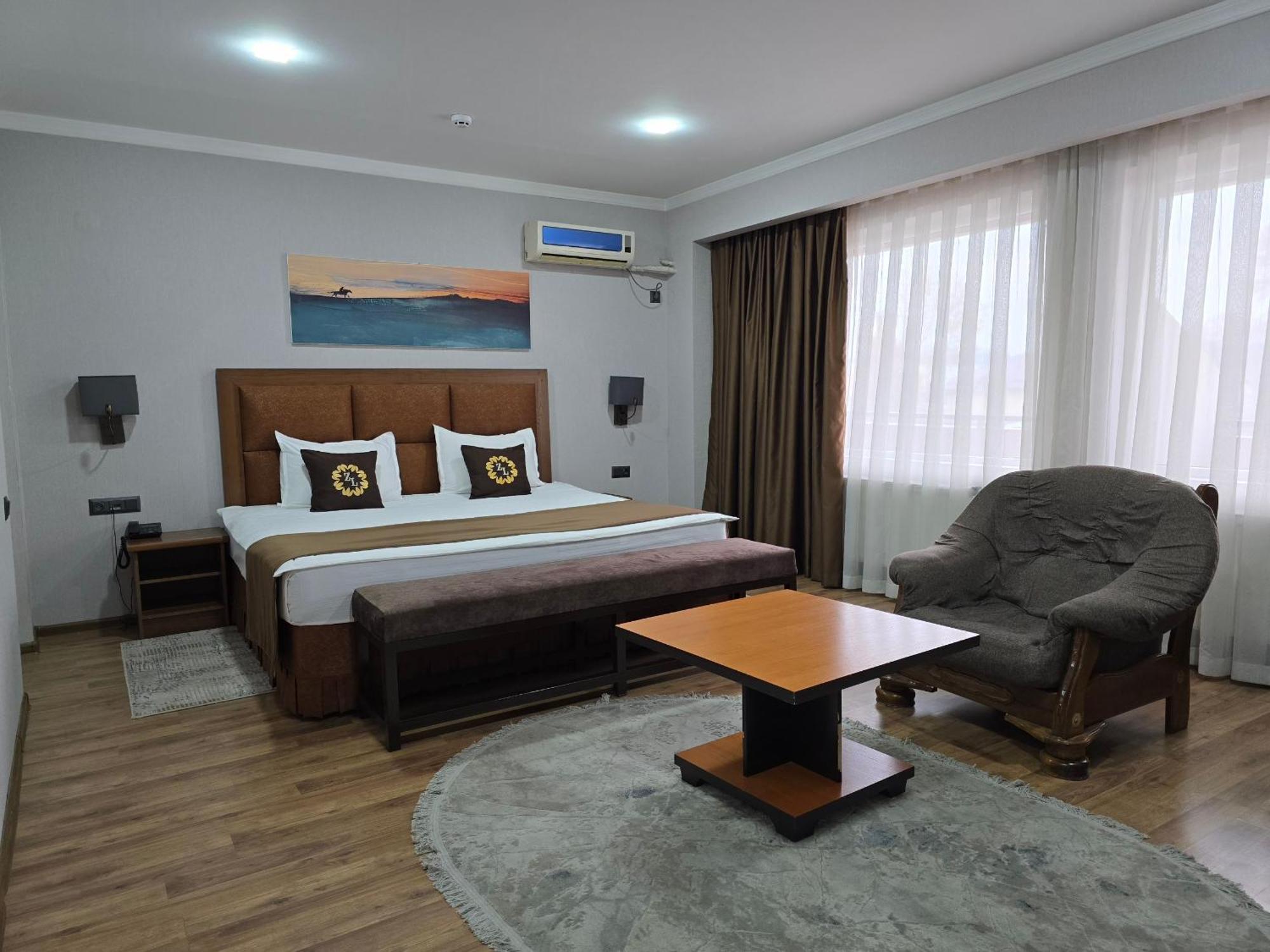 Ziyorat Luxury Hotel Ferghana Extérieur photo