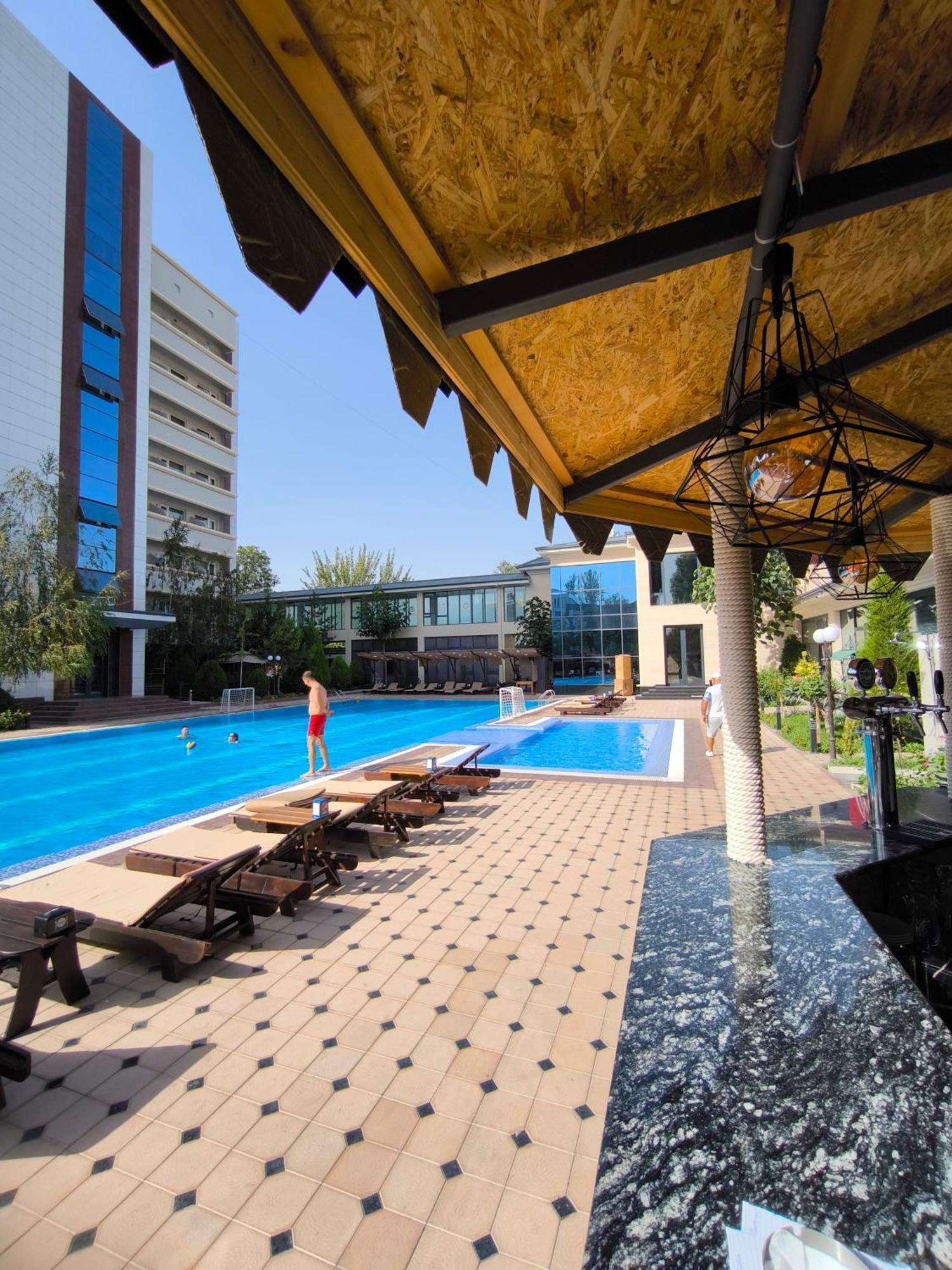 Ziyorat Luxury Hotel Ferghana Extérieur photo
