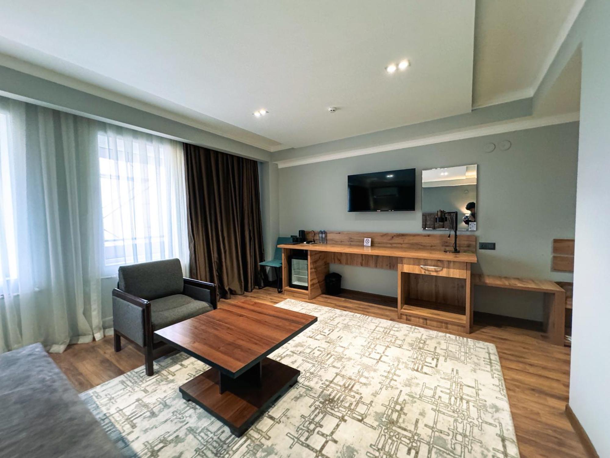 Ziyorat Luxury Hotel Ferghana Extérieur photo