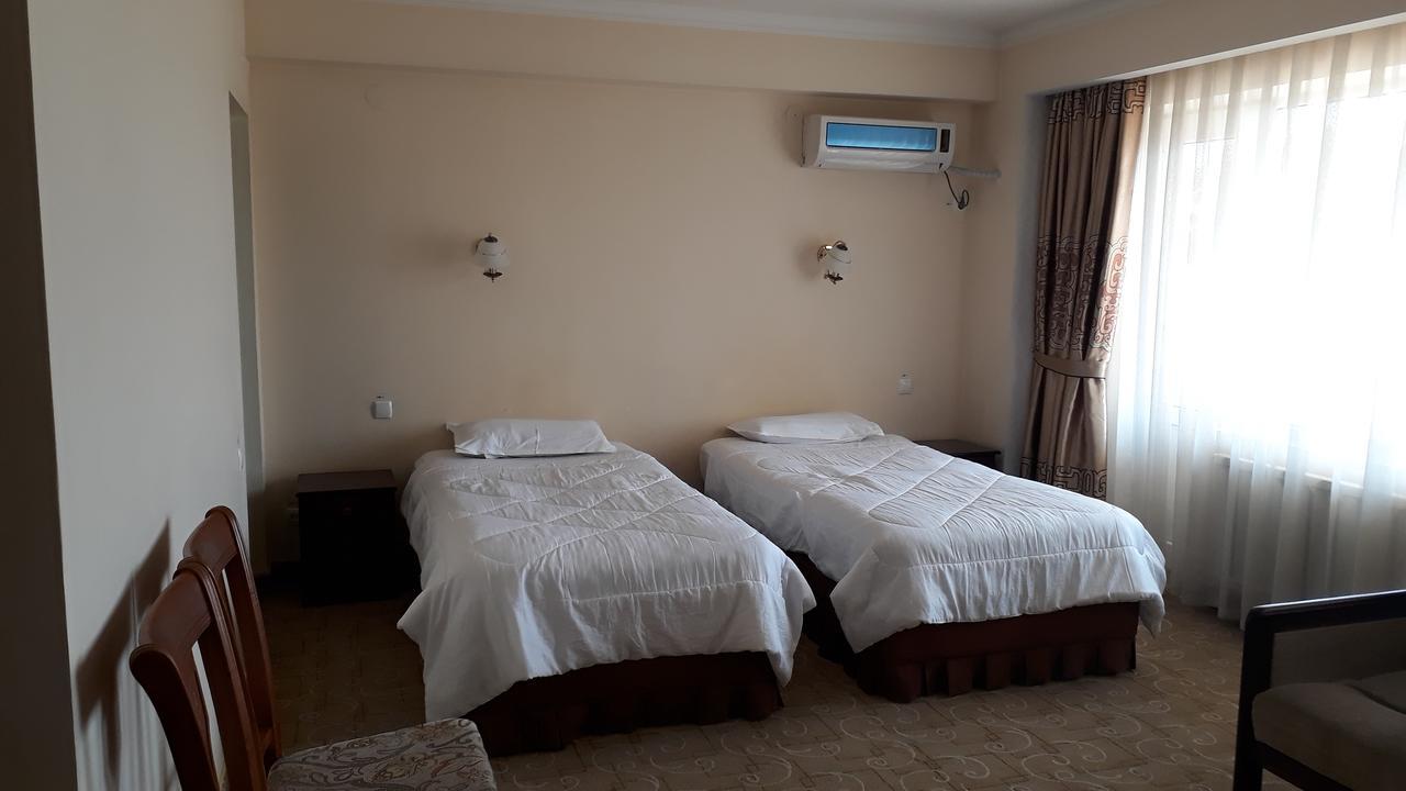 Ziyorat Luxury Hotel Ferghana Extérieur photo