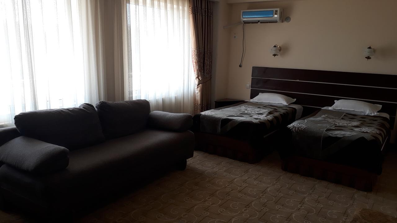 Ziyorat Luxury Hotel Ferghana Extérieur photo