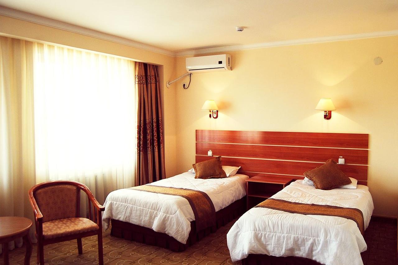 Ziyorat Luxury Hotel Ferghana Extérieur photo