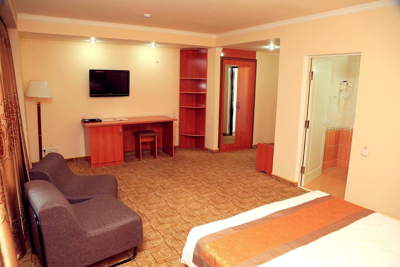 Ziyorat Luxury Hotel Ferghana Extérieur photo